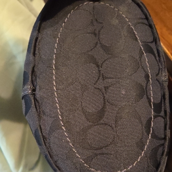 Coach Vintage Black Signature Shoulder Bag - Picture 5 of 6